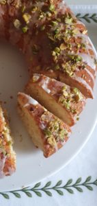 Pistachio and lemon cake