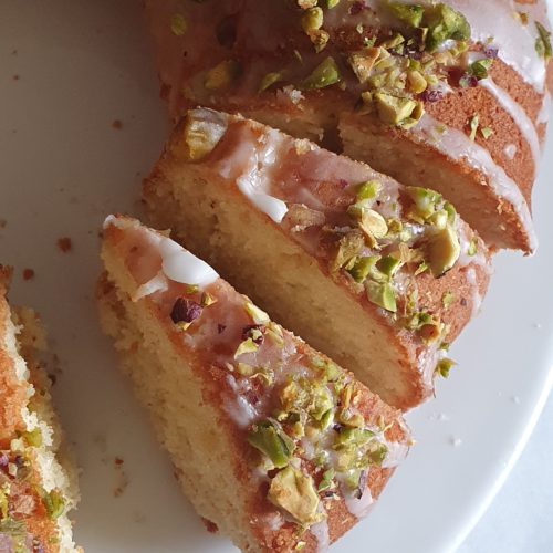 Pistachio and lemon cake