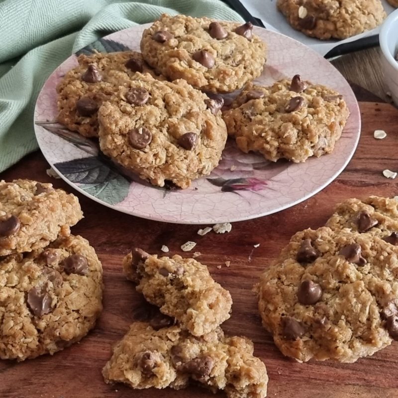 Chocolate Chip Oat Cookies