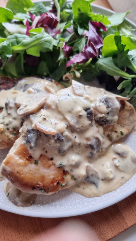 Chicken with Creamy mushroom sauce