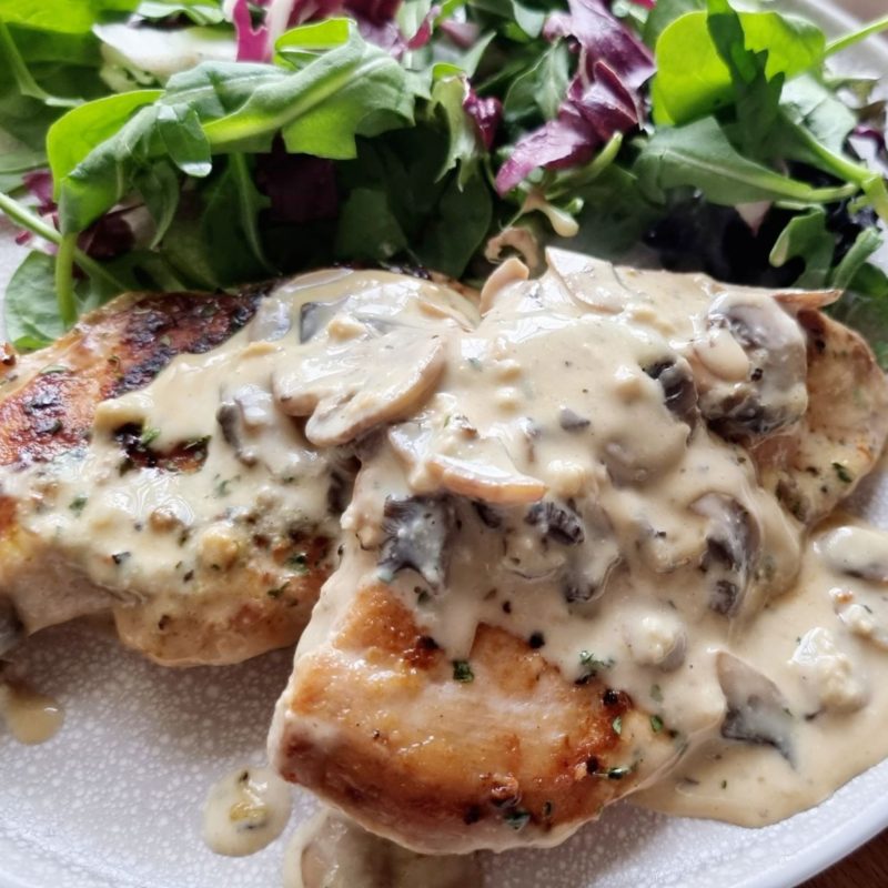 Chicken with Creamy Mushroom Sauce