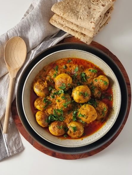 Dum Aloo Served with Roti