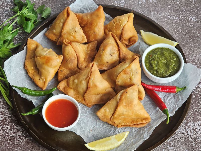 Punjabi Samosa - Pastry filled with spiced potatoes