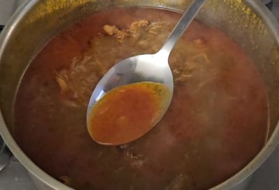 Skimming oil layer from Nihari